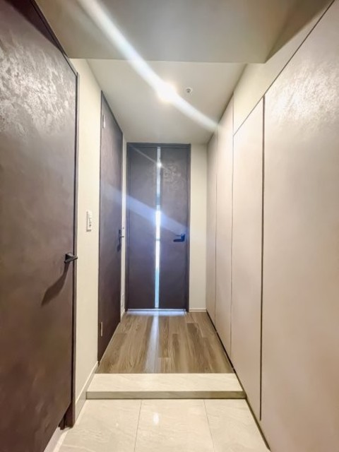 24/29 玄関