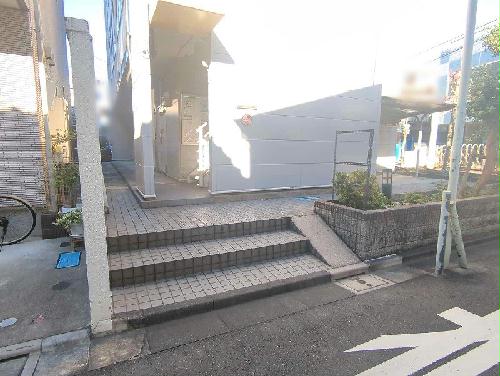 2/2 エントランス