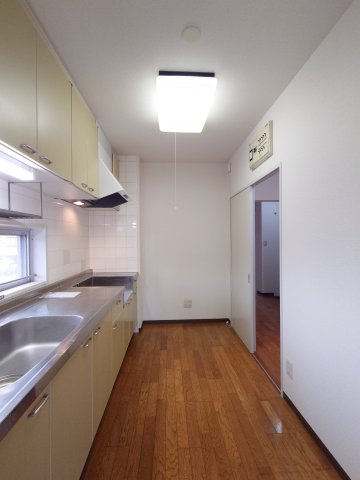 23/27 キッチン