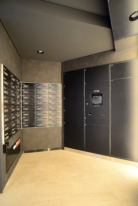 13/13 エントランス