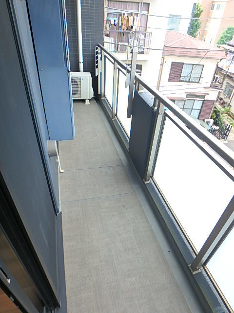 21/27 バルコニー