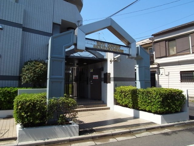 18/19 エントランス