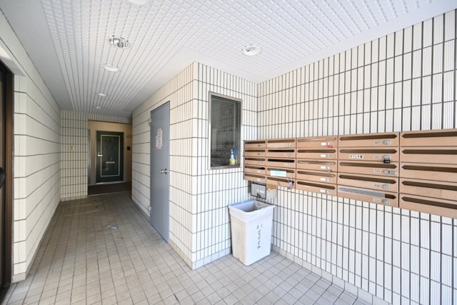 20/30 エントランス