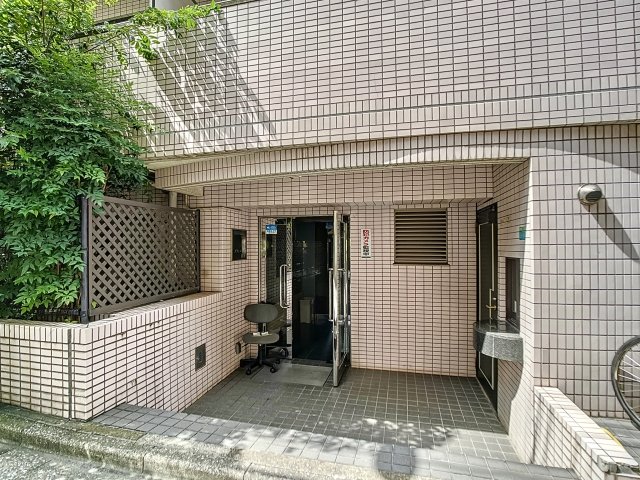 19/21 エントランス