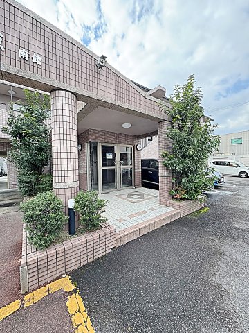 26/30 エントランス