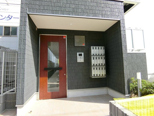 16/17 エントランス