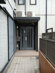 2/2 エントランス