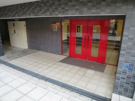 15/16 エントランス