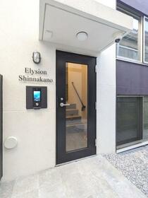 16/16 エントランス