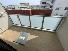 13/16 バルコニー