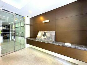 16/16 エントランス