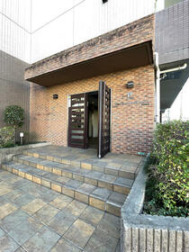 16/16 エントランス