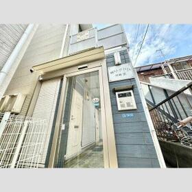 15/15 エントランス