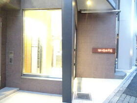 16/17 エントランス