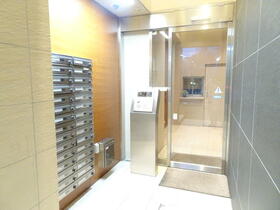 17/17 エントランス