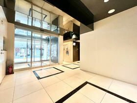 17/17 エントランス