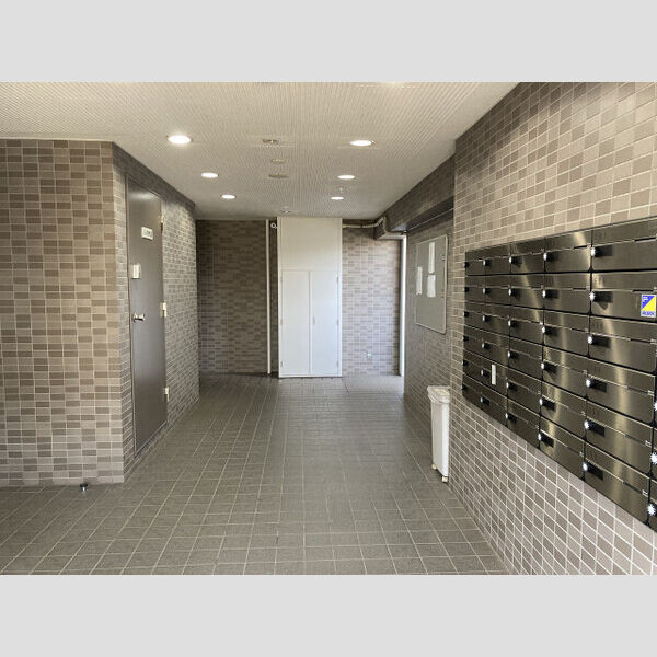 13/15 エントランス