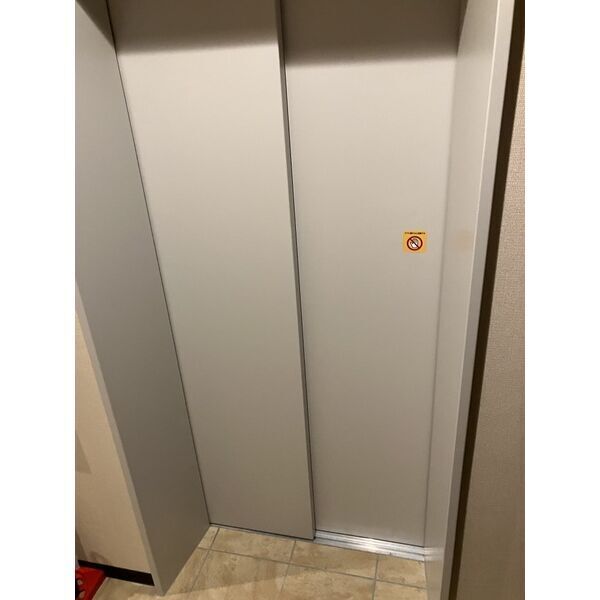 17/17 エントランス