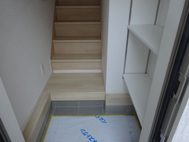 23/29 玄関