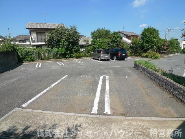 2/2 駐車場