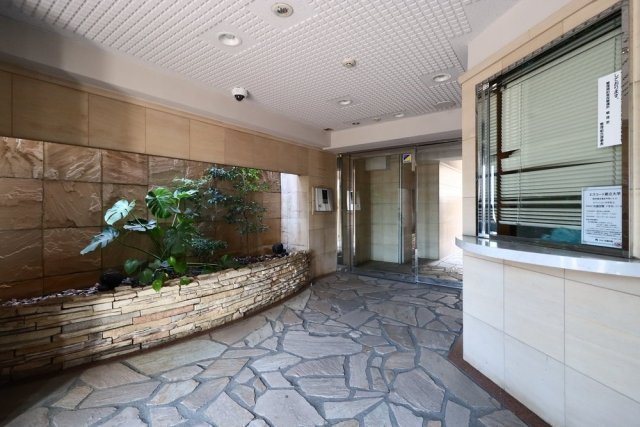 14/16 エントランス