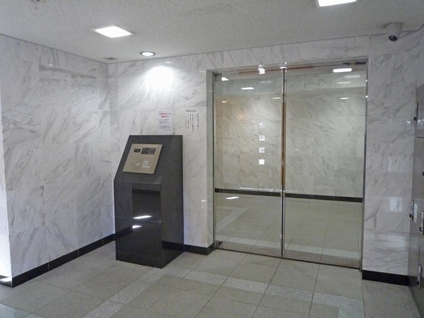 14/14 エントランス