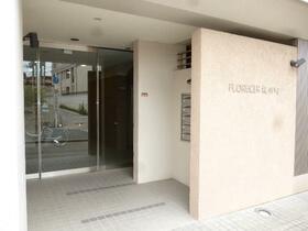 5/5 エントランス