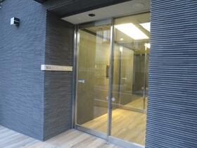 16/16 エントランス