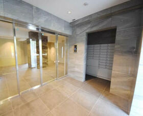 17/17 エントランス