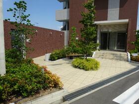 15/16 エントランス