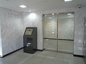 16/16 エントランス