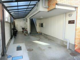 16/16 エントランス