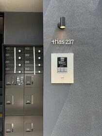 16/16 エントランス