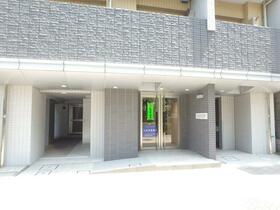 5/5 エントランス