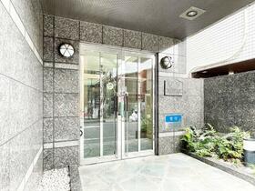 13/15 エントランス