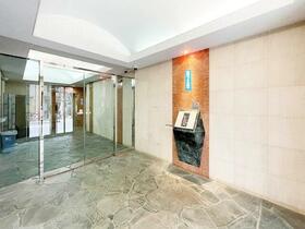 14/15 エントランス