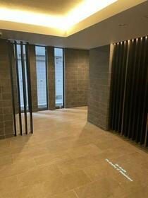 14/14 エントランス