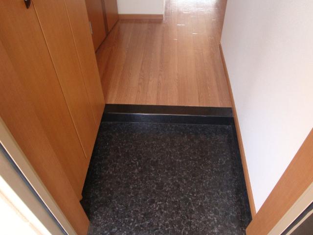 14/30 玄関