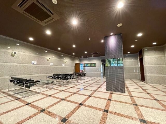 19/21 エントランス