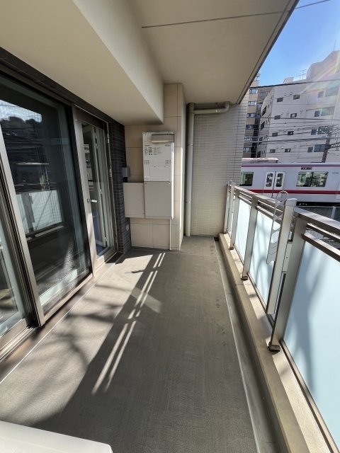 16/18 バルコニー