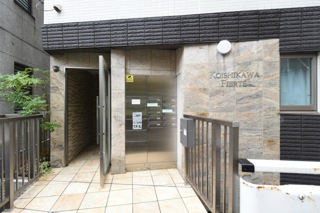 22/24 エントランス