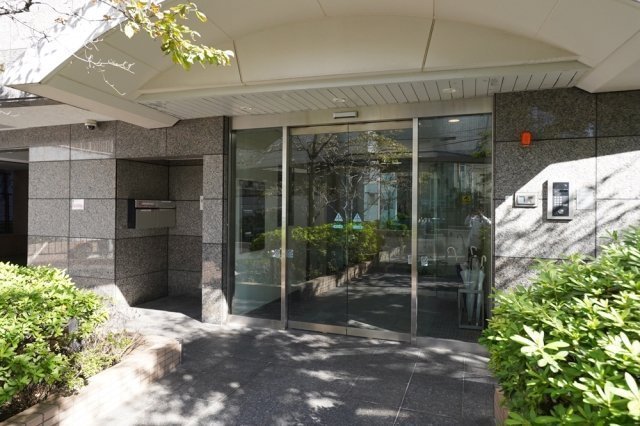 2/5 エントランス