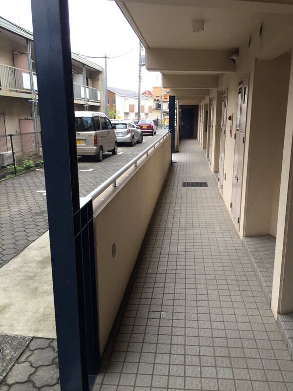 17/27 エントランス