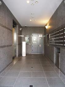 16/16 エントランス