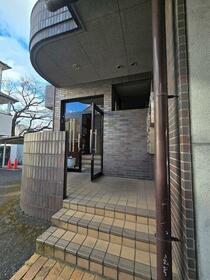 16/16 エントランス