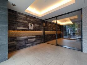 13/13 エントランス