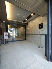 14/14 エントランス