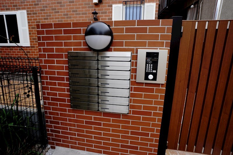 23/23 エントランス