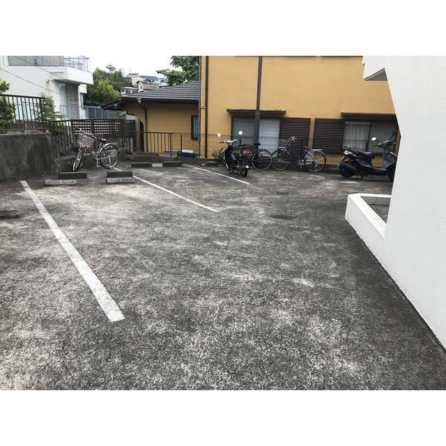 2/2 駐車場