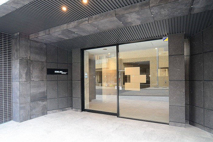 17/20 エントランス